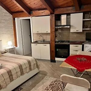 ***** La Casa Di Giò Italia