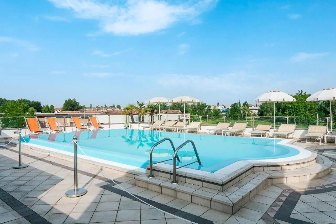 Hotel Arena Sirmione 3*,  Italia