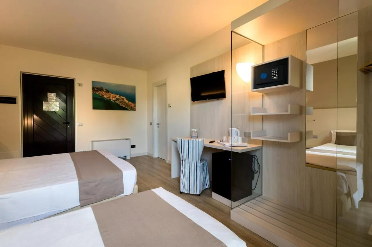 Hotel Arena Sirmione 3*,