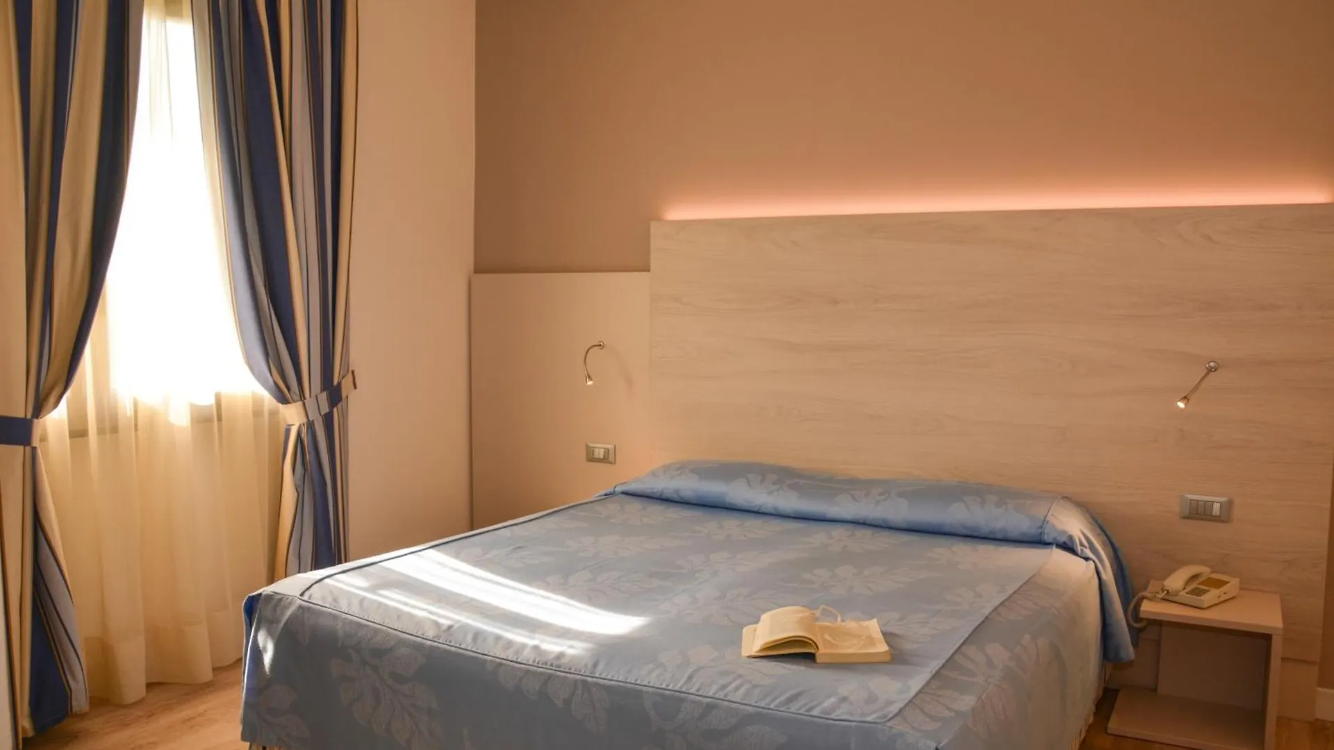 Hotel Arena Sirmione 3*,
